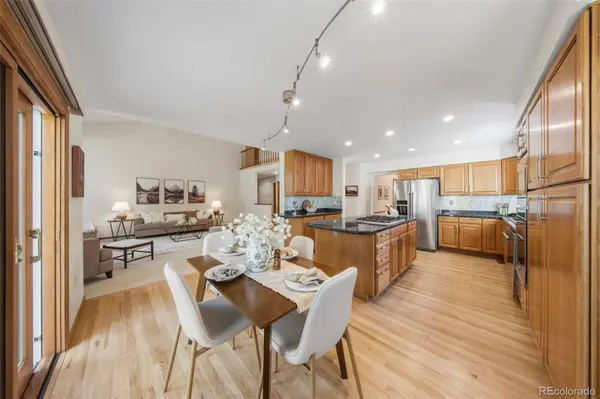 7 Bridlegate LN, Littleton, CO 80127