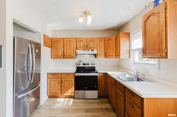 807 W MIDWAY ST, West Frankfort, IL 62896
