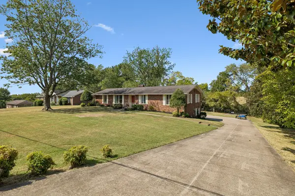 105 Stuart Dr, Hendersonville, TN 37075