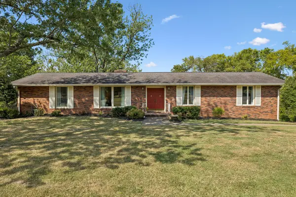 105 Stuart Dr, Hendersonville, TN 37075