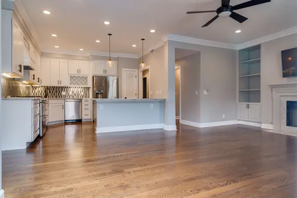 2040 Graybar Ln, Nashville, TN 37215