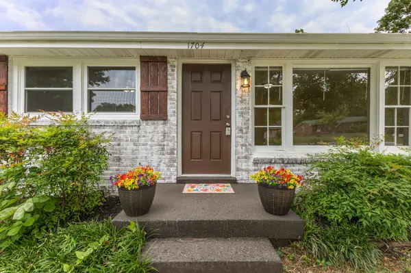 1704 Woodside Dr, Springfield, TN 37172