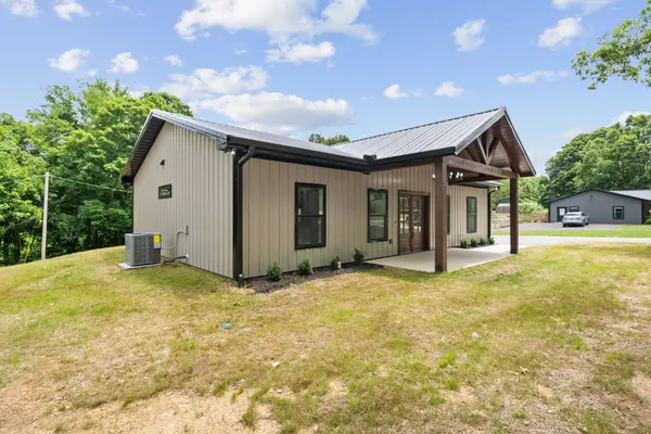701 Oak Grove Rd, Goodspring, TN 38460