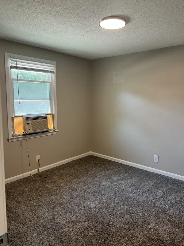 824 Central Ave #E, Clarksville, TN 37040
