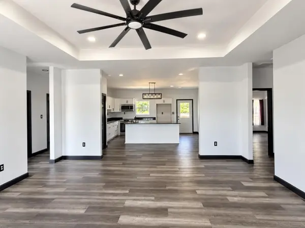 104 Haylee CIR, Monett, MO 65708