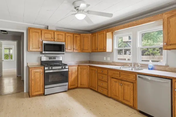 2751 W Walnut ST, Springfield, MO 65802