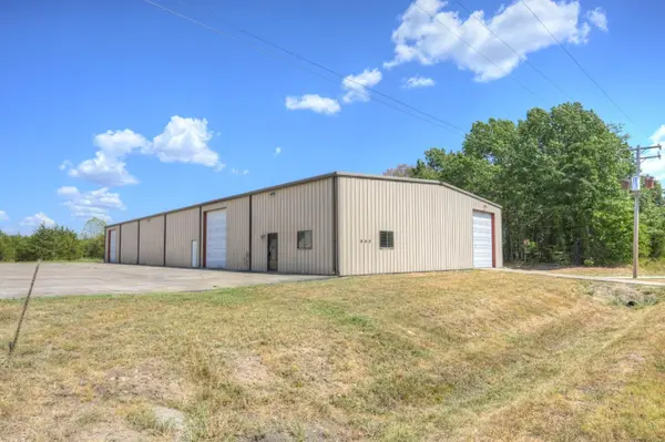 860 Francis Drive, Neosho, MO 64850