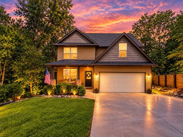 200 Hunters Woods DR, Simpsonville, SC 29680