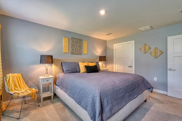 1038 Hunter Green LN, Spartanburg, SC 29302