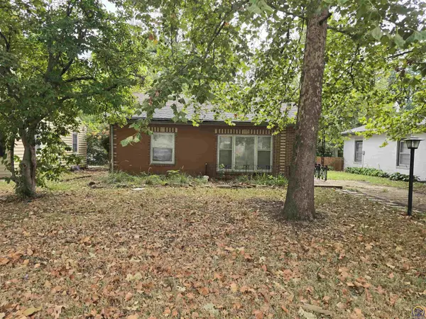 810 SW Orleans ST, Topeka, KS 66606