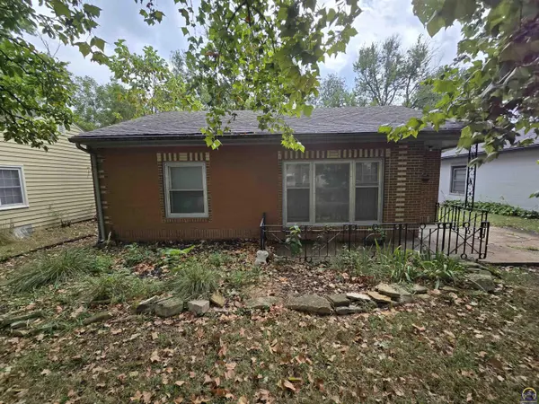 810 SW Orleans ST, Topeka, KS 66606