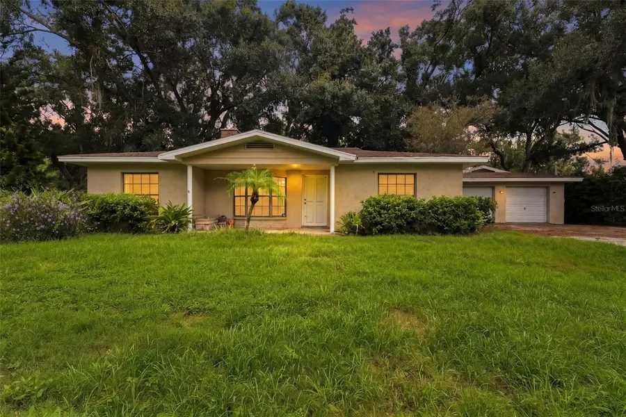 5903 LAKESIDE DR, Lutz, FL 33558