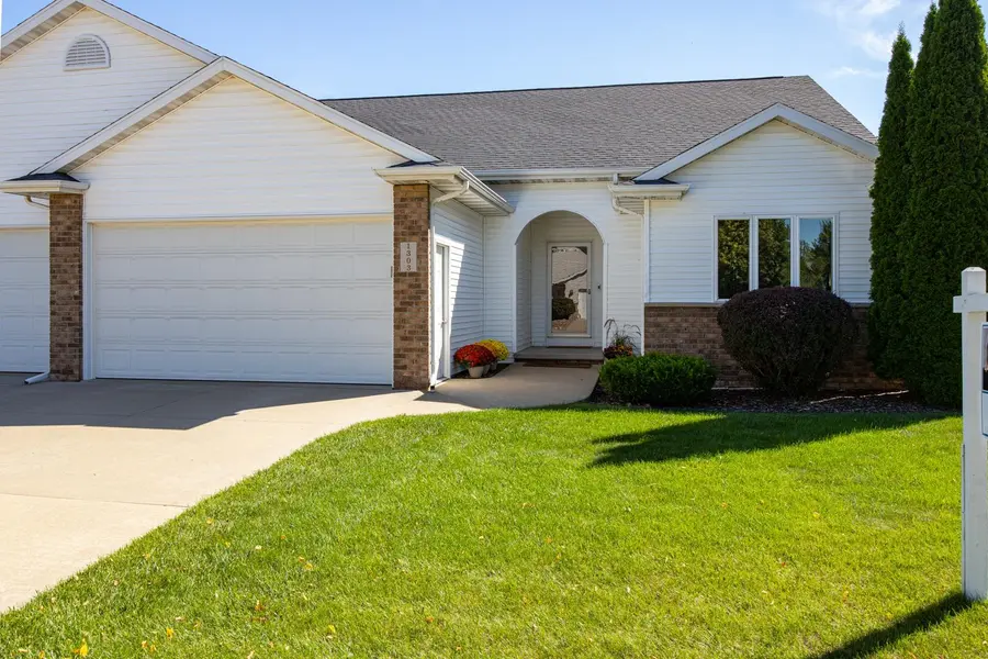 1303 LAVENDER LN, Appleton, WI 54915