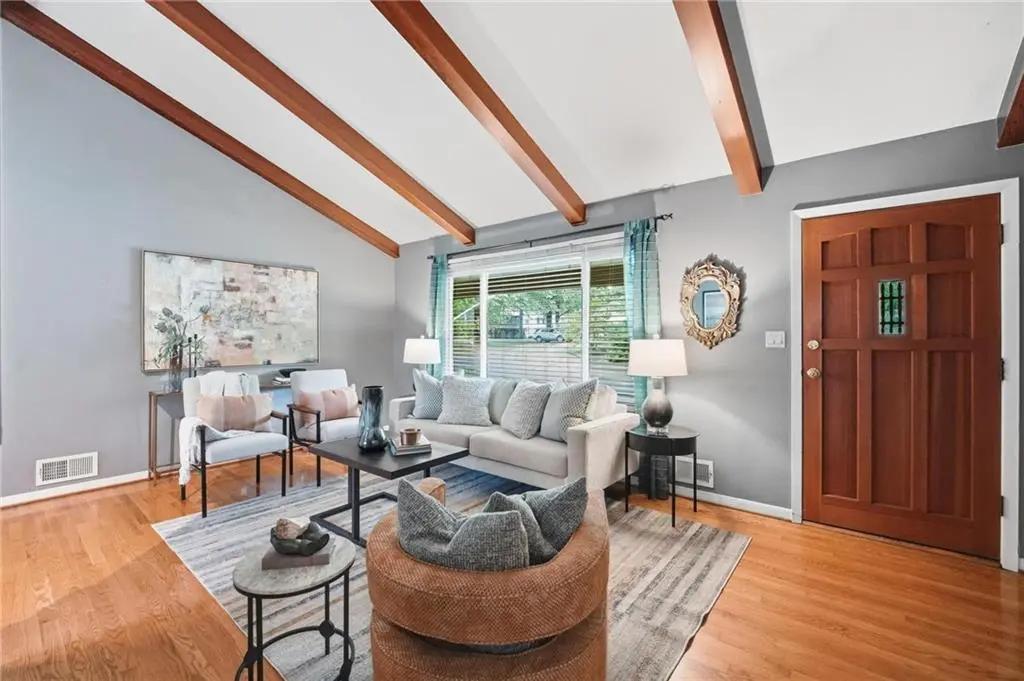 8133 W 93rd ST, Overland Park, KS 66212