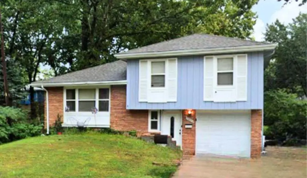 7804 E 92nd ST, Kansas City, MO 64138