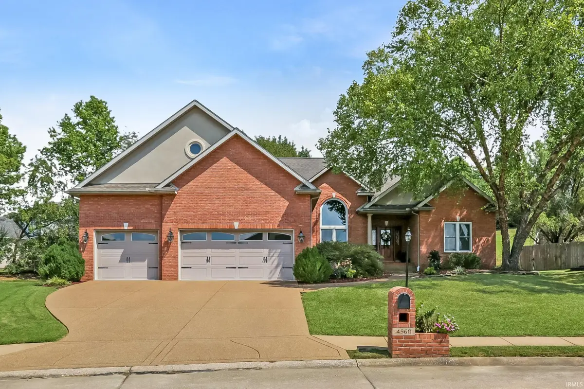 4560 Clint CIR, Newburgh, IN 47630