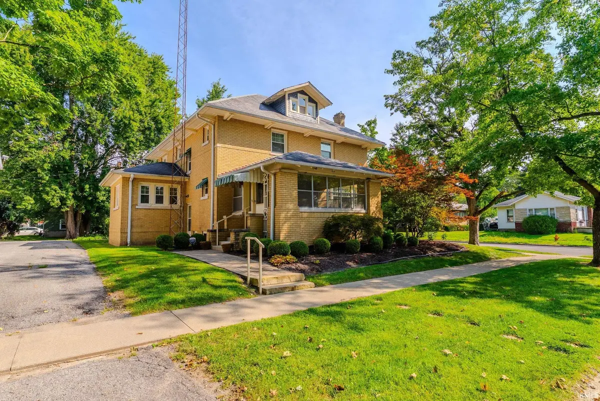 410 E 3rd ST, North Manchester, IN 46962