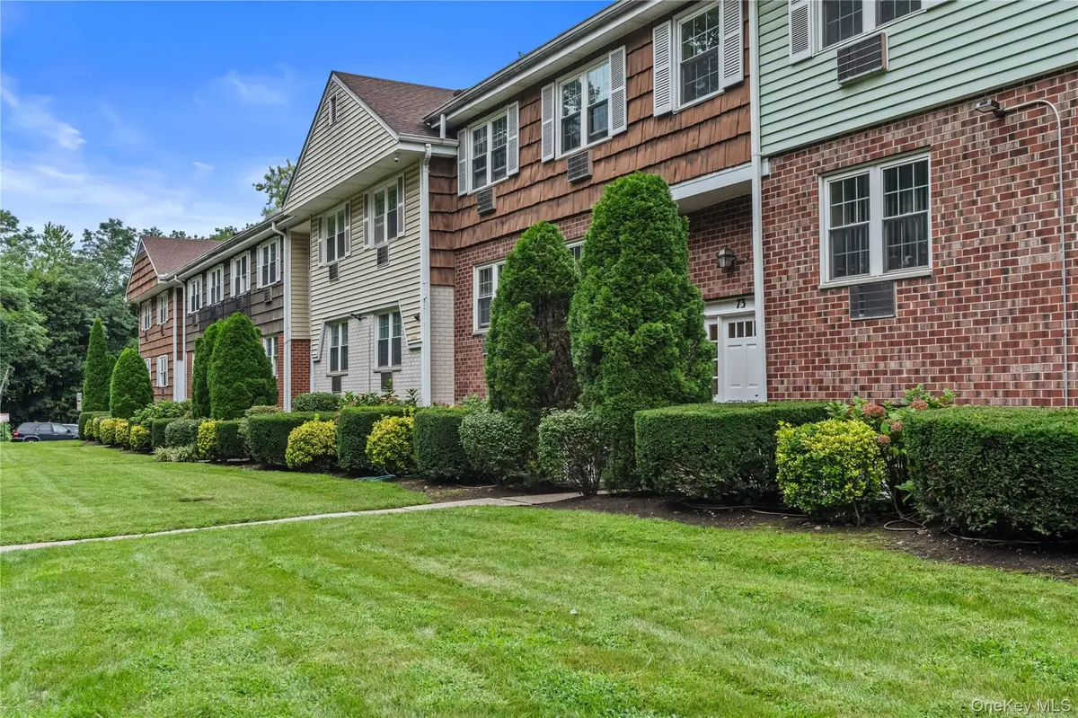 73 Lorraine TER #325, Mount Vernon, NY 10553