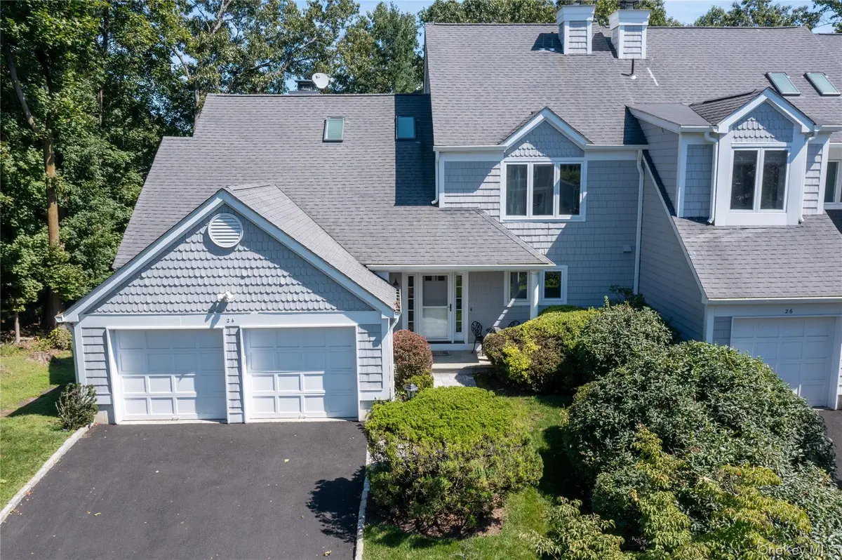 24 Oakcrest LN, Hastings-on-hudson, NY 10706