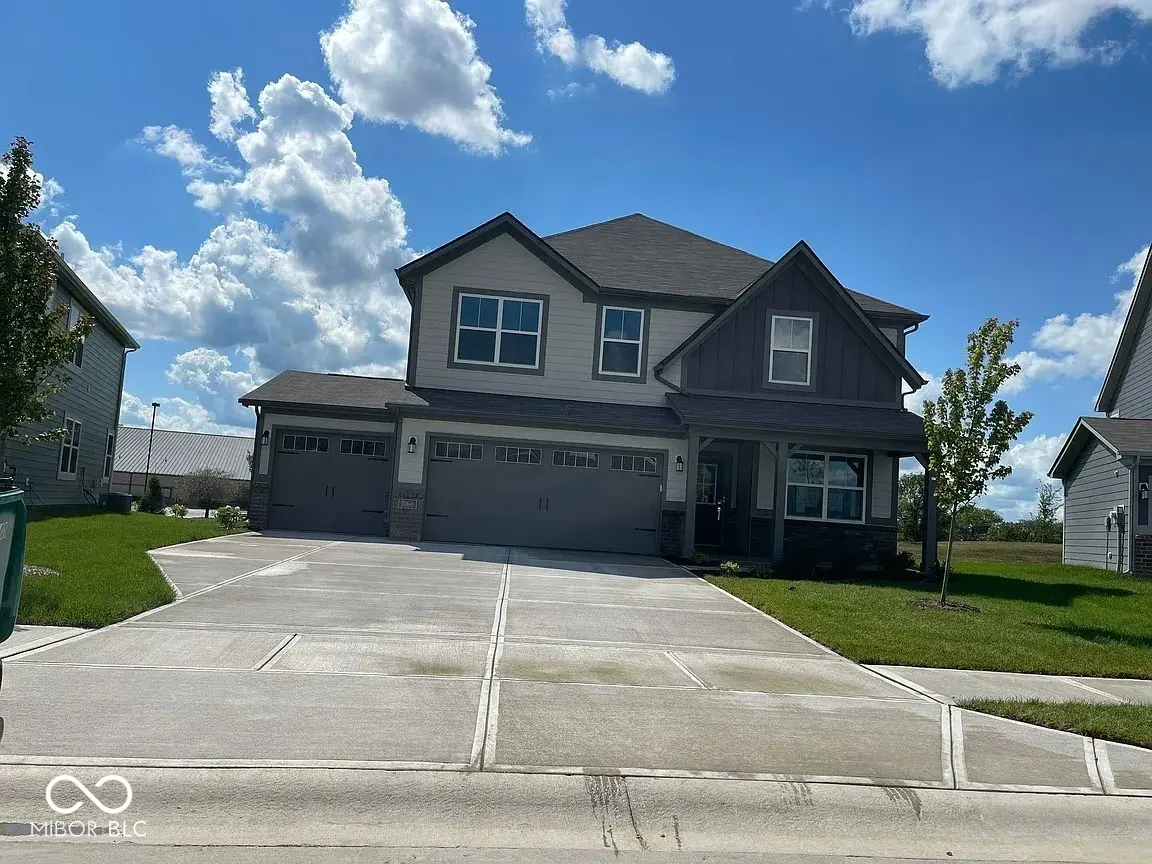 1066 Tansley LN, Avon, IN 46123