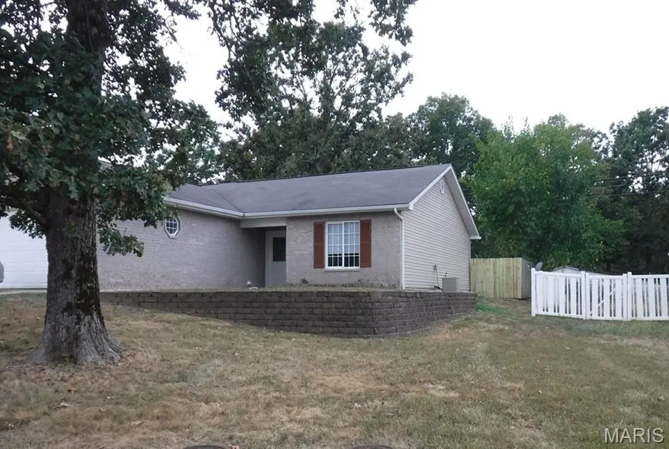 22625 Hollow Oak LN #B, St Robert, MO 65584