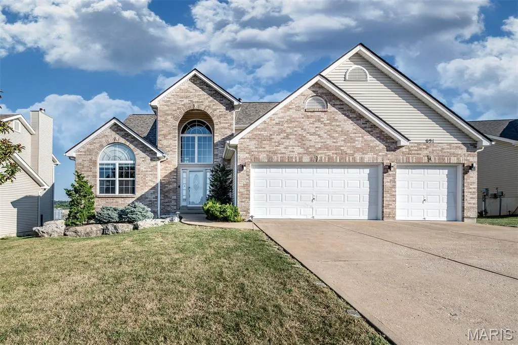 691 Berrywine LN, Arnold, MO 63010