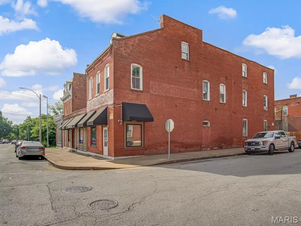1818 Sidney ST, St Louis, MO 63104