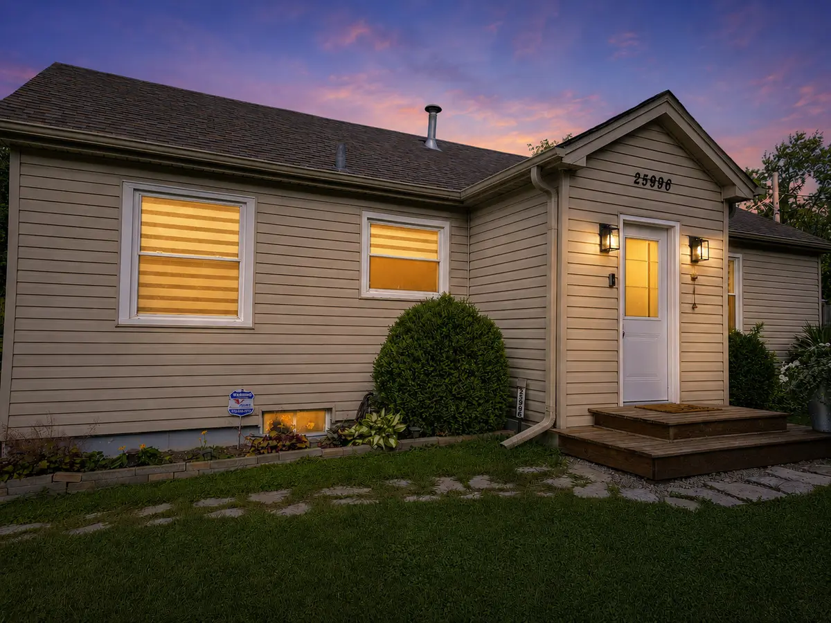 25996 W Indian Trail RD, Barrington, IL 60010