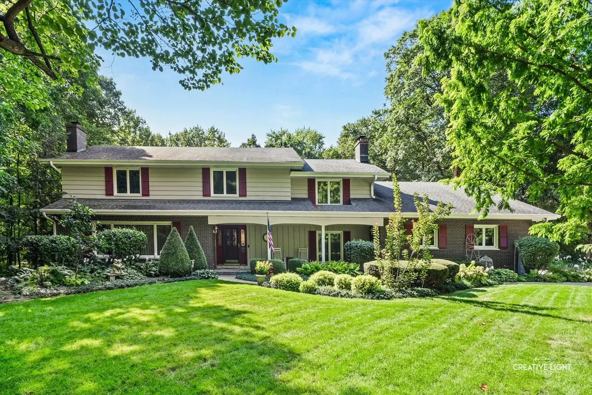 38W225 Hunting TRL, Batavia, IL 60510