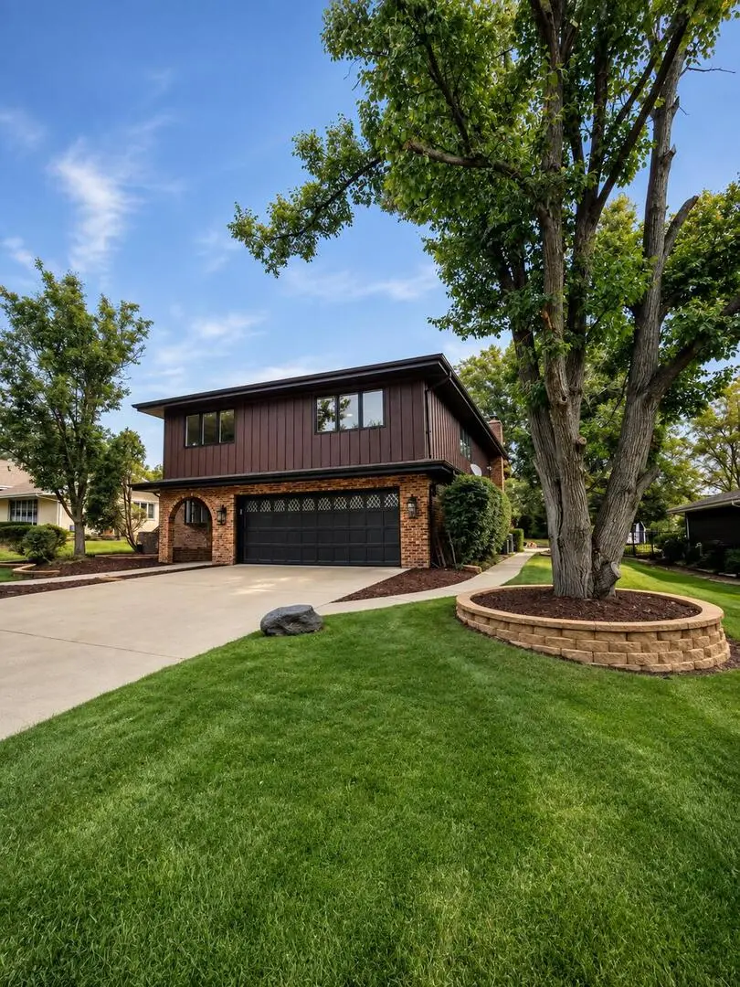 725 N Birchwood RD, Frankfort, IL 60423