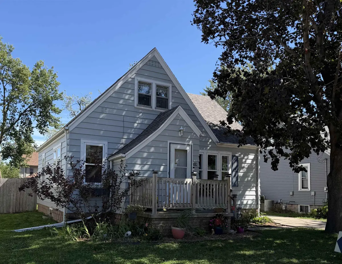 328 OAK ST, Menasha, WI 54952