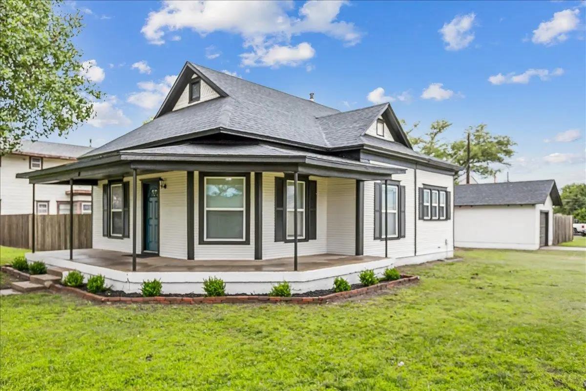 938 E C Ave, Kingman, KS 67068