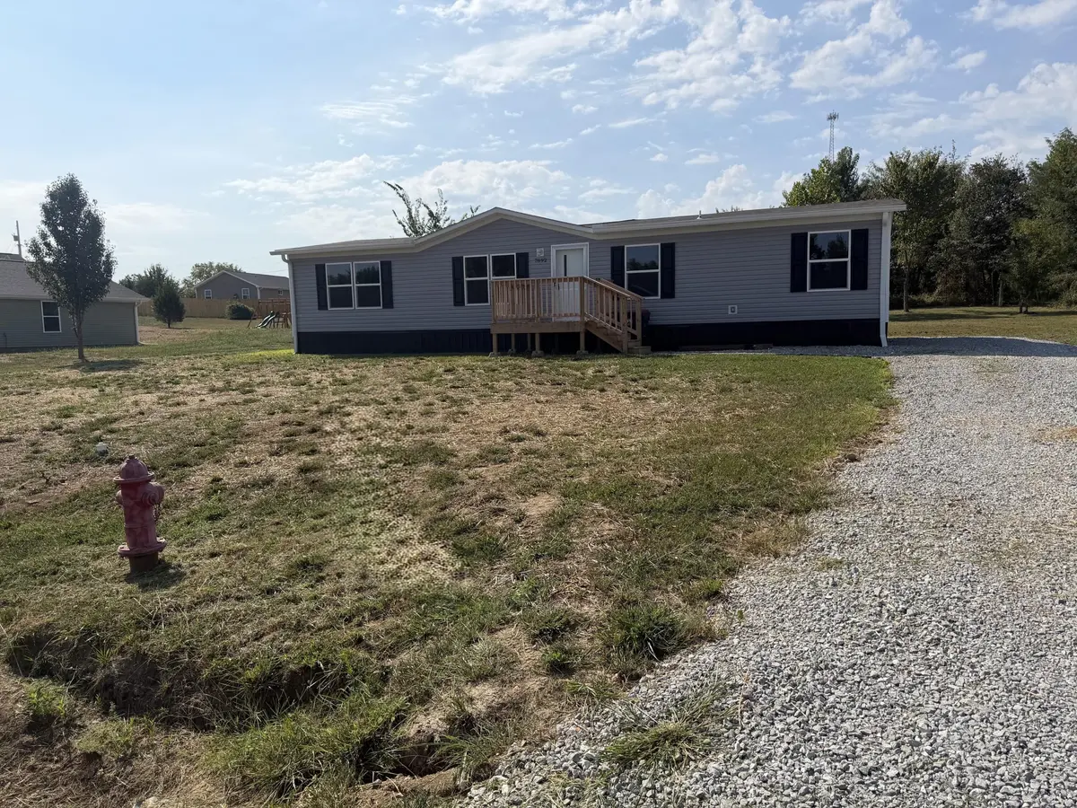 7892 Blockade Village, Seligman, MO 65745