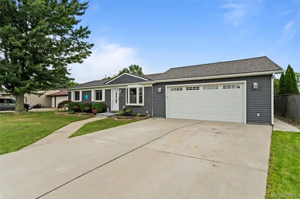 27311 Wyly ST, Chesterfield Township, MI 48047