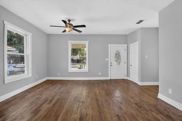 1201 W Arlington Avenue, Fort Worth, TX 76110