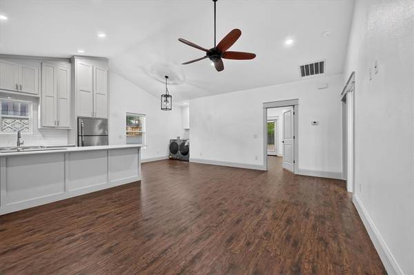1216 W Nelson Street, Denison, TX 75020