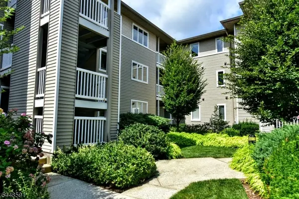 125 Orchard Park #125, Allendale Boro, NJ 07401