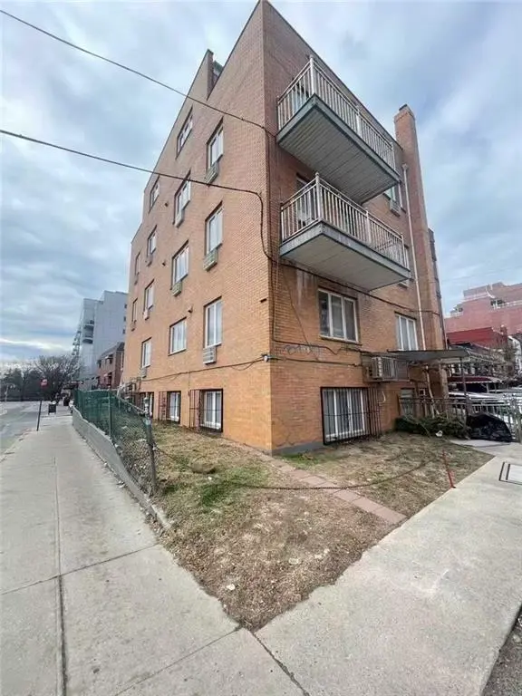 4351 Byrd ST, Queens, NY 11355