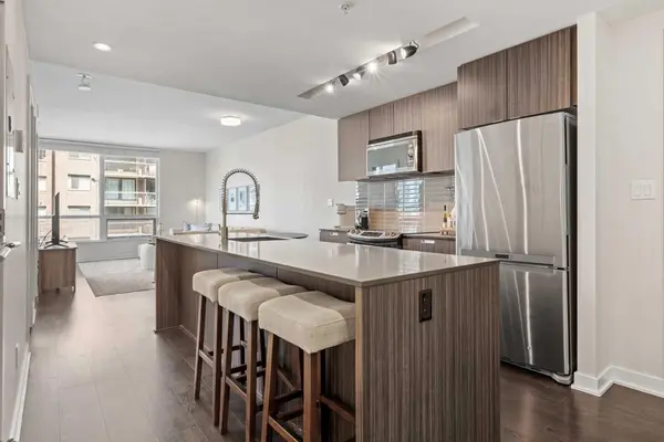 626 14 AVE SW #701, Calgary, AB T2R 0X4