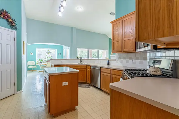 1106 Willow Creek DR, Leander, TX 78641