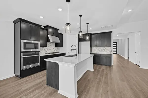 121 Amber Oak LN, Georgetown, TX 78628