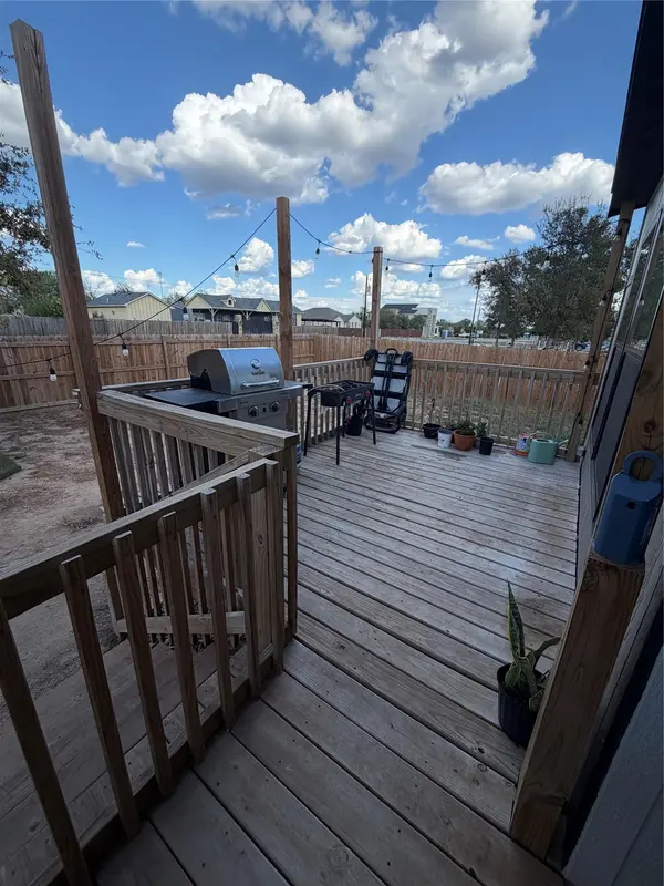167 Guajolote ST, Cedar Creek, TX 78612