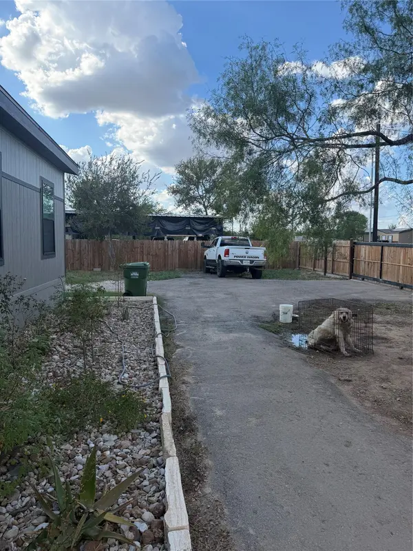 167 Guajolote ST, Cedar Creek, TX 78612