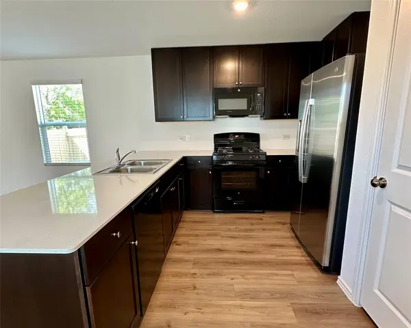 53 Trinity CIR, Lockhart, TX 78644