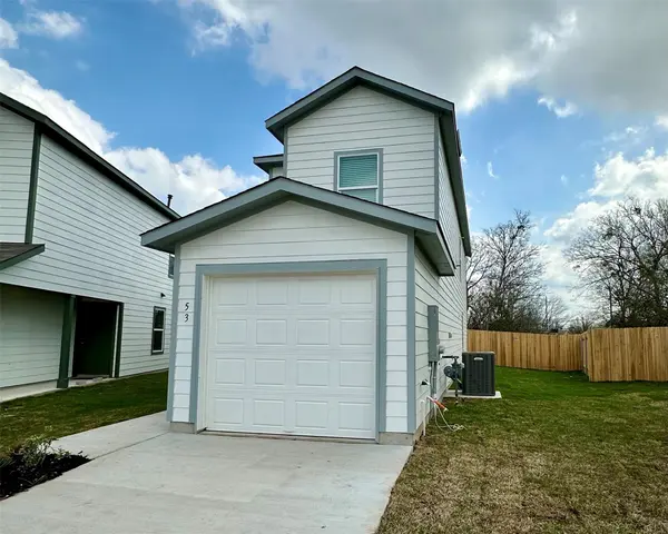 53 Trinity CIR, Lockhart, TX 78644