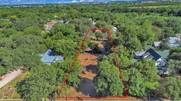 1247 W San Antonio ST, San Marcos, TX 78666