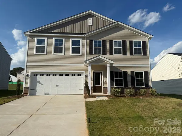 1231 Bansal DR, Charlotte, NC 28215