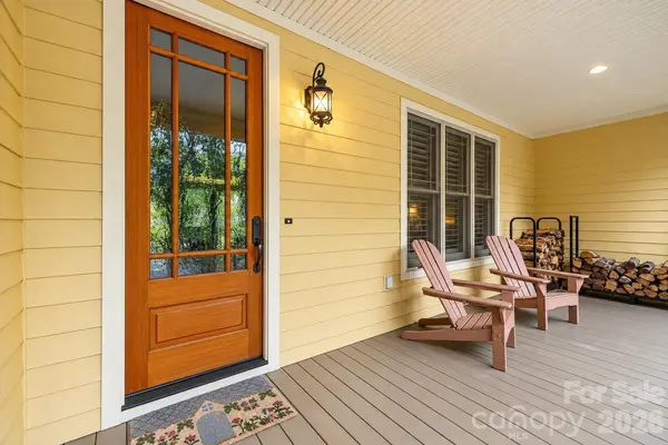 312 E Forest PL, Candler, NC 28715