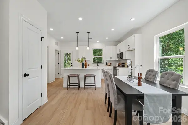 1425 23rd Avenue PL NE, Hickory, NC 28601