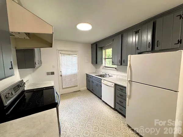 710 Manhasset RD, Charlotte, NC 28209